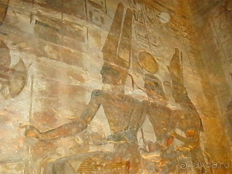 Храмы Рамзеса II и его супруги Нефертари в Абу Симбел.