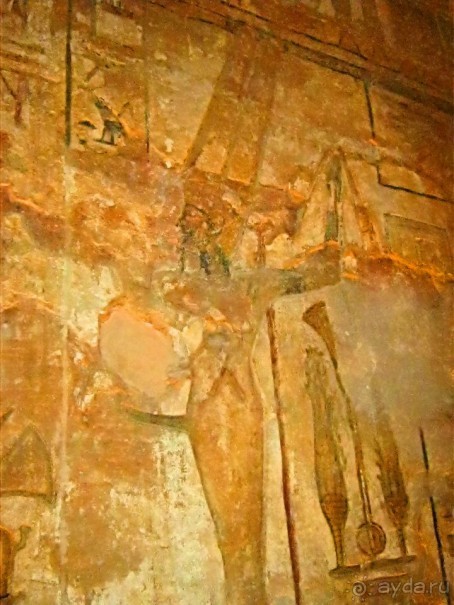 Храмы Рамзеса II и его супруги Нефертари в Абу Симбел.