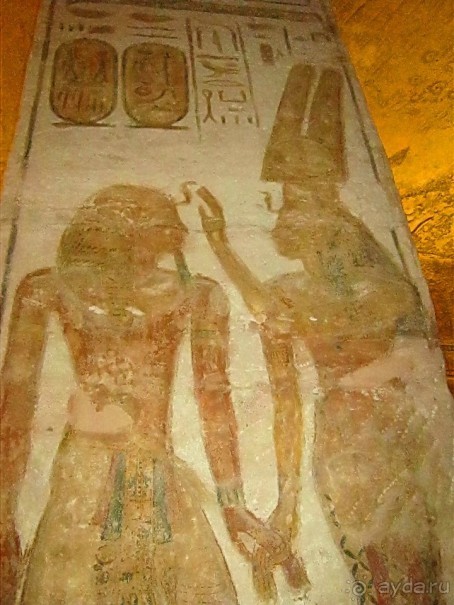 Храмы Рамзеса II и его супруги Нефертари в Абу Симбел.