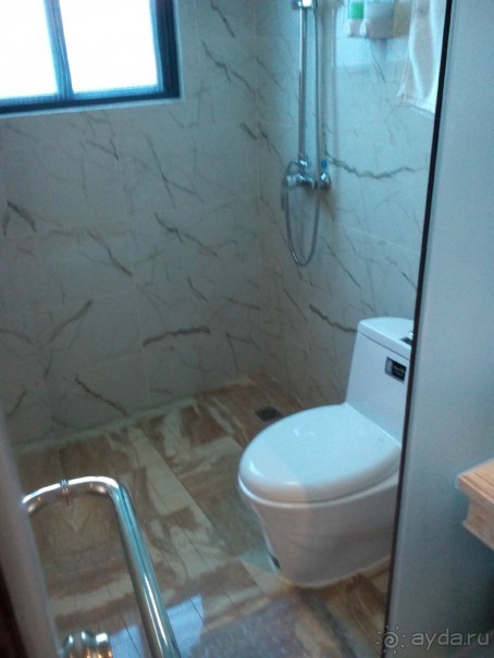 Отличный новый городской отель (2 звезды) на улице Инбиньлу