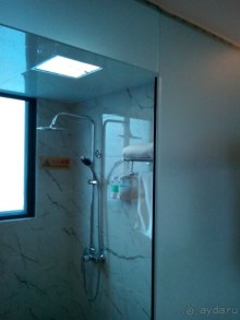 Отличный новый городской отель (2 звезды) на улице Инбиньлу