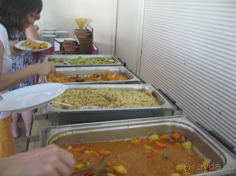 Отель скромный,чистый и с позитивным обслуживающим персоналом