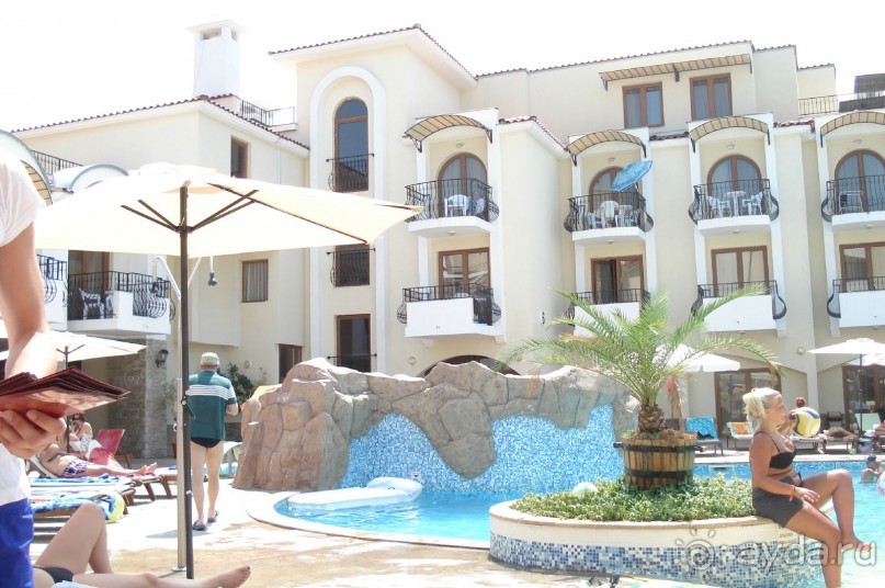 если сложить плюсы и минусы - нормально, но больше не поеду.