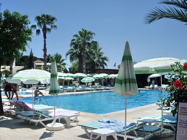 один из бассейнов