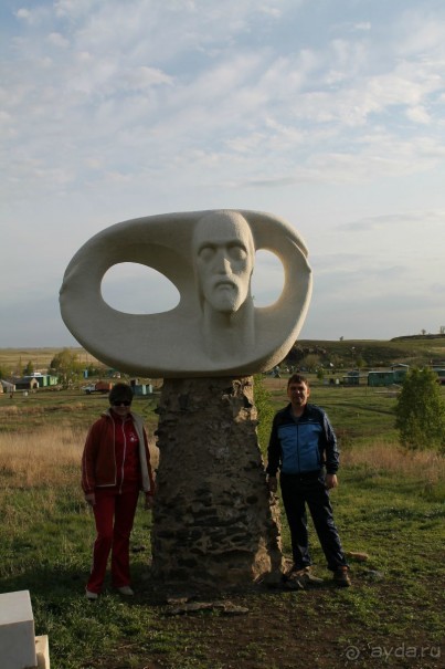 скульптуры художника,отдыхавшего там