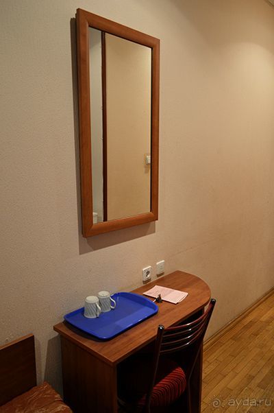 номер.Есть кружки ,можно чай попить