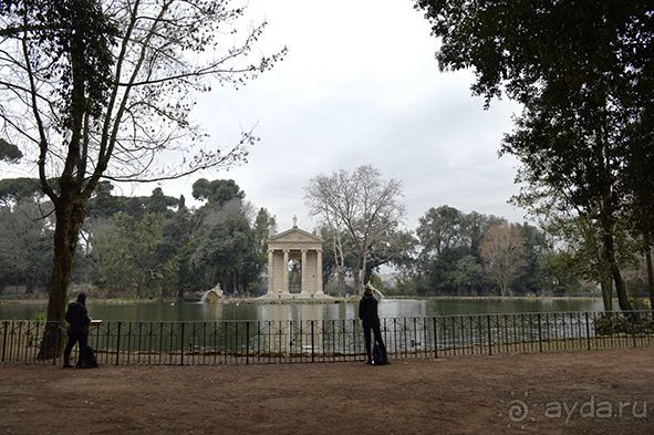 пруд с храмом эскулапа