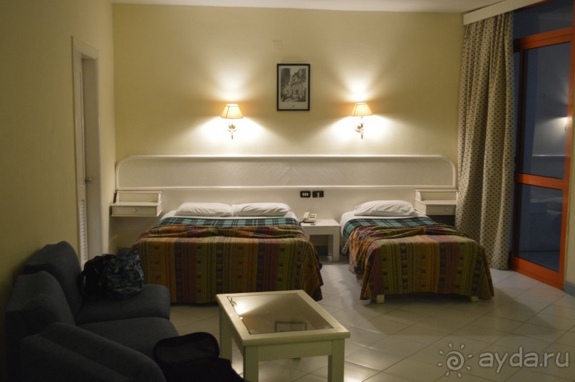 Скромно и ненавязчиво.