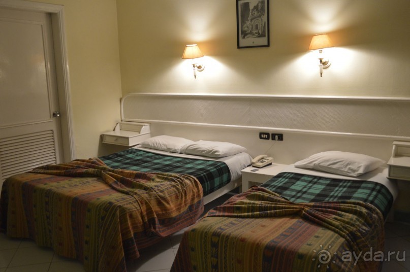 Скромно и ненавязчиво.