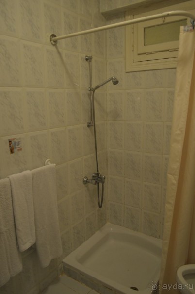 Скромно и ненавязчиво.