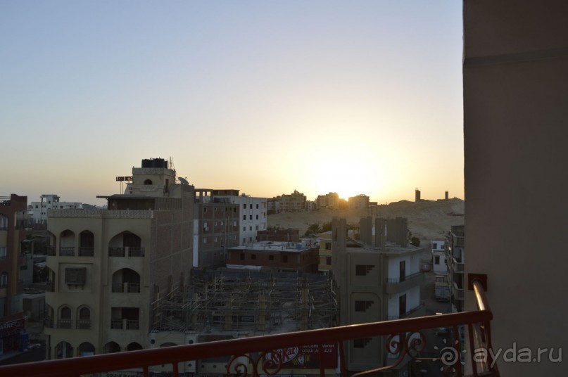 Скромно и ненавязчиво.