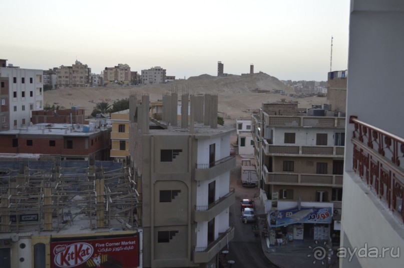 Скромно и ненавязчиво.