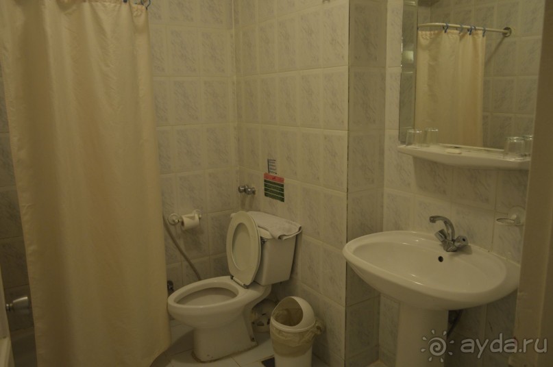 Скромно и ненавязчиво.