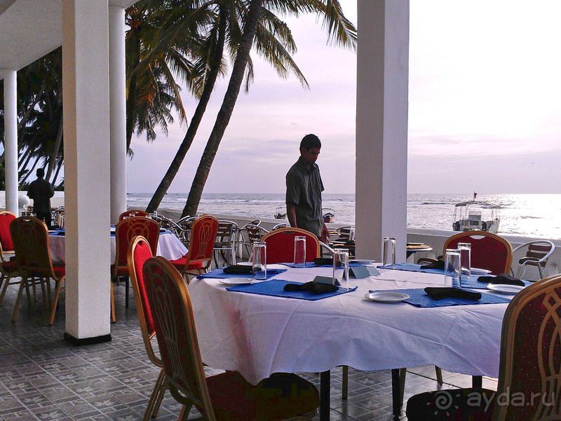 Hikkaduwa Beach Hotel 2*, но курорт Хиккадува тянет на 4*