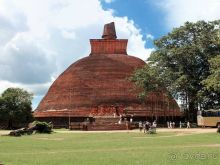 Анурадхапура - святой город!