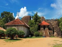 Анурадхапура - святой город!