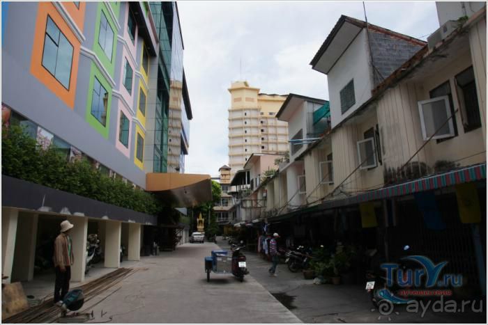 Сюда нас должны были заселить.