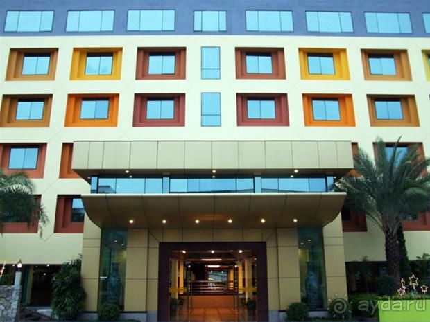 Отель в котором нас кормили. Его мы искали в первый день минут 15(