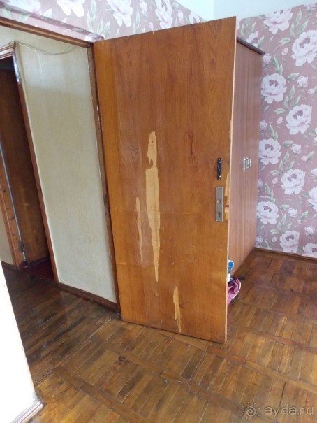 Дверь в номере.