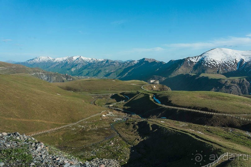 Волшебный Казбек или прогулка из Степанцминды к Троицкой церкви в Гергети
