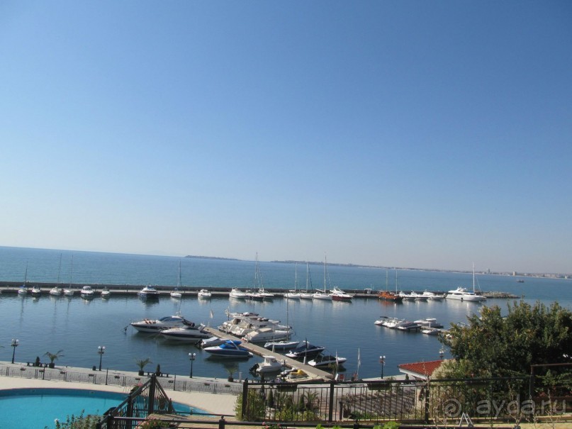 порт Марине Диневе во Власе