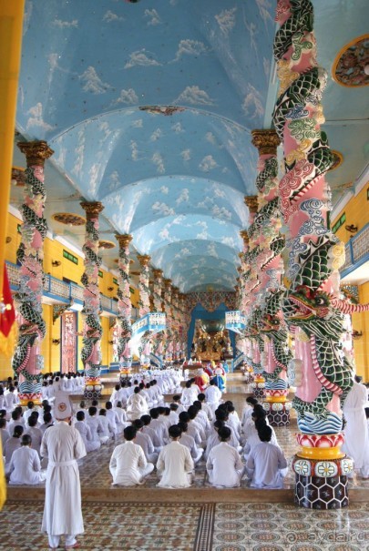 Самый большой храм каодаизма