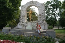 Самостоятельный осмотр достопримечательностей Вены, поездка в Братиславу и лечебный отдых в Венгрии