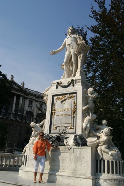 Самостоятельный осмотр достопримечательностей Вены, поездка в Братиславу и лечебный отдых в Венгрии