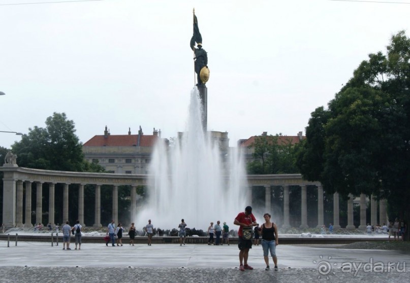 Самостоятельный осмотр достопримечательностей Вены, поездка в Братиславу и лечебный отдых в Венгрии
