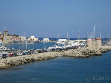 В поездках по острову Родос.