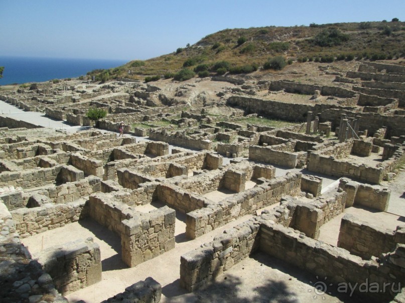 В поездках по острову Родос.