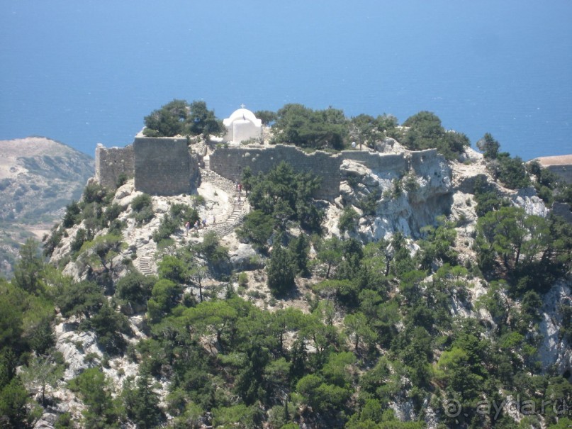 В поездках по острову Родос.