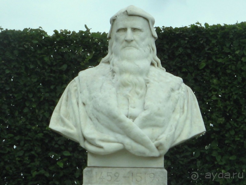 Замок королей с подземным ходом к великому Леонардо да Винчи