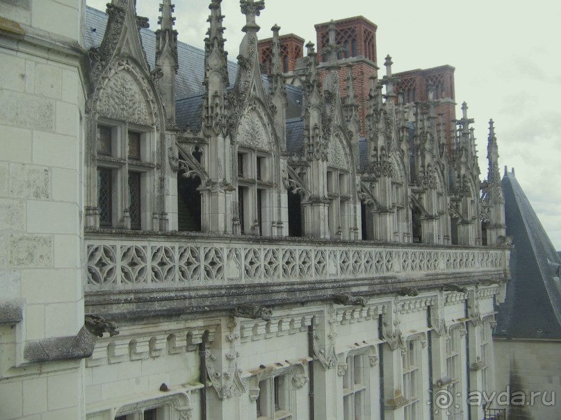 Замок королей с подземным ходом к великому Леонардо да Винчи