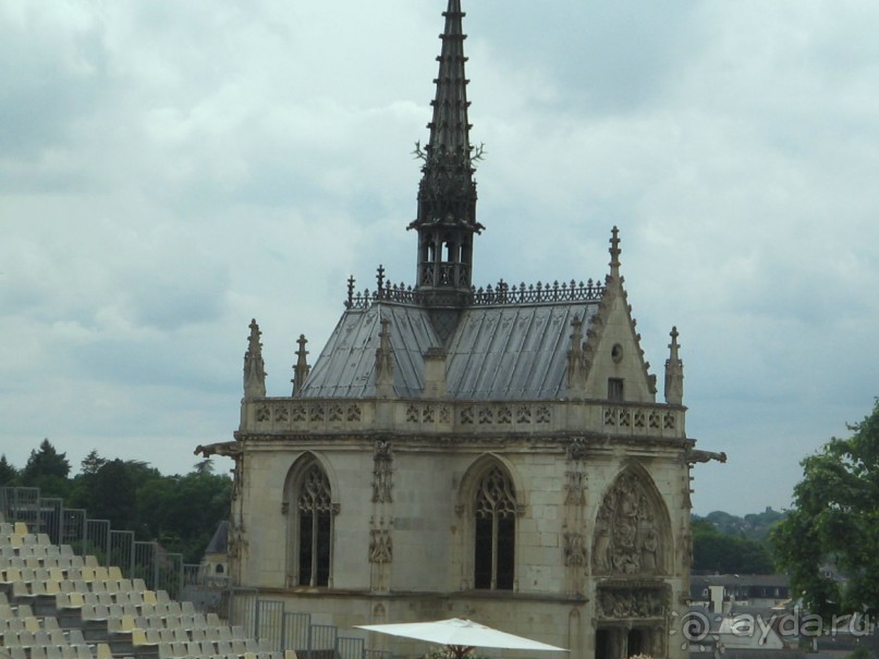 Замок королей с подземным ходом к великому Леонардо да Винчи