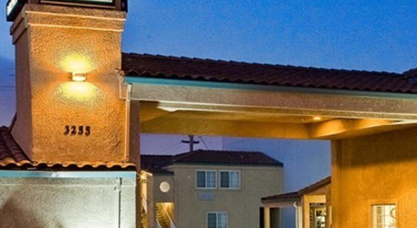 BridgePoint Inn