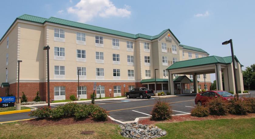Country Inn & Suites Dover