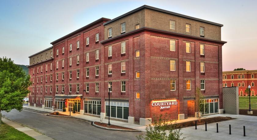 Courtyard by Marriott Keene Downtown