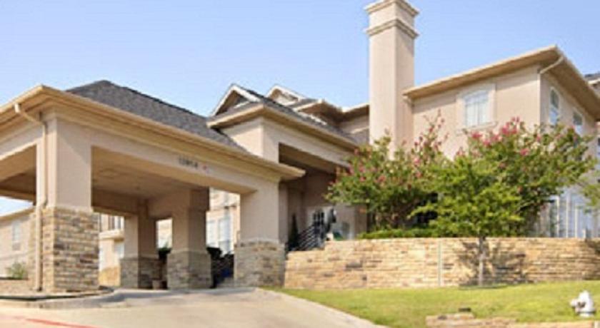 Days Inn and Suites Ft Worth DFW