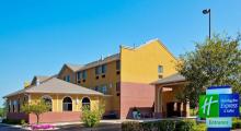 Holiday Inn Express & Suites Chicago-Oswego