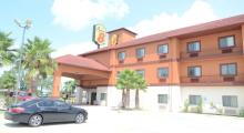 Super 8 Brookshire Tx
