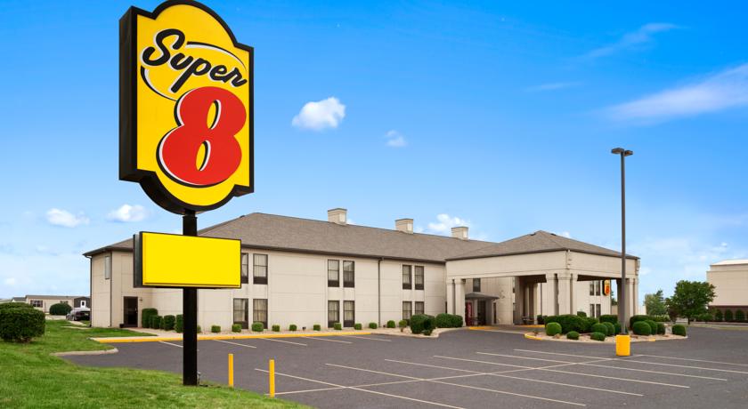 Super 8 Evansville North