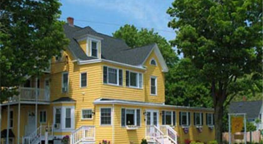 Admirals Inn Hotel & Resort