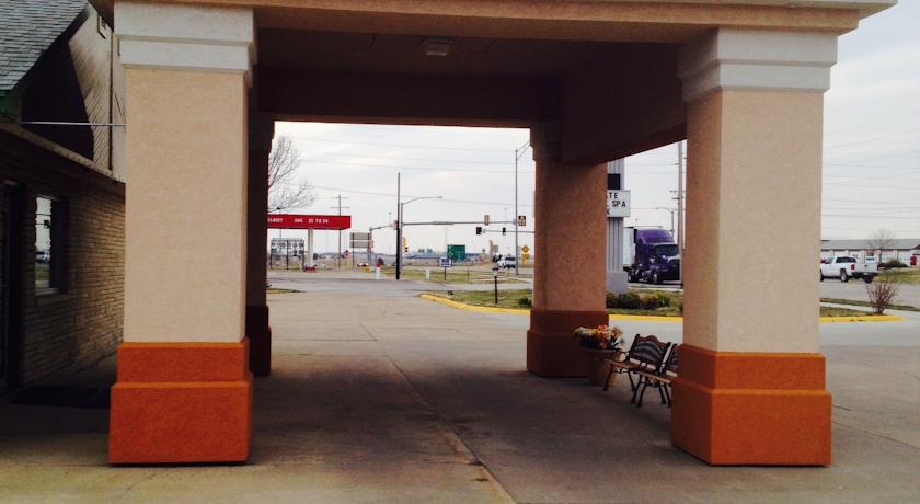 Americas Best Inn and Suites Emporia