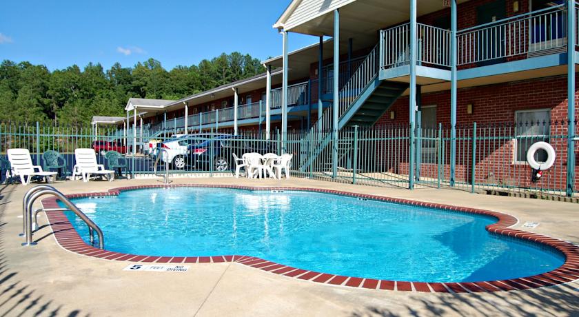 Americas Best Inn Selmer