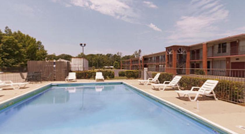 Americas Best Value Inn & Suites