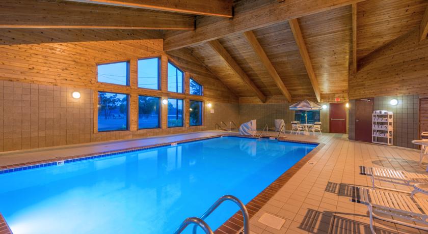 AmericInn Lodge & Suites Minocqua