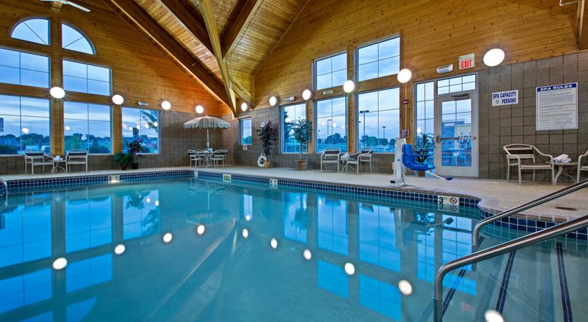 AmericInn Lodge and Suites