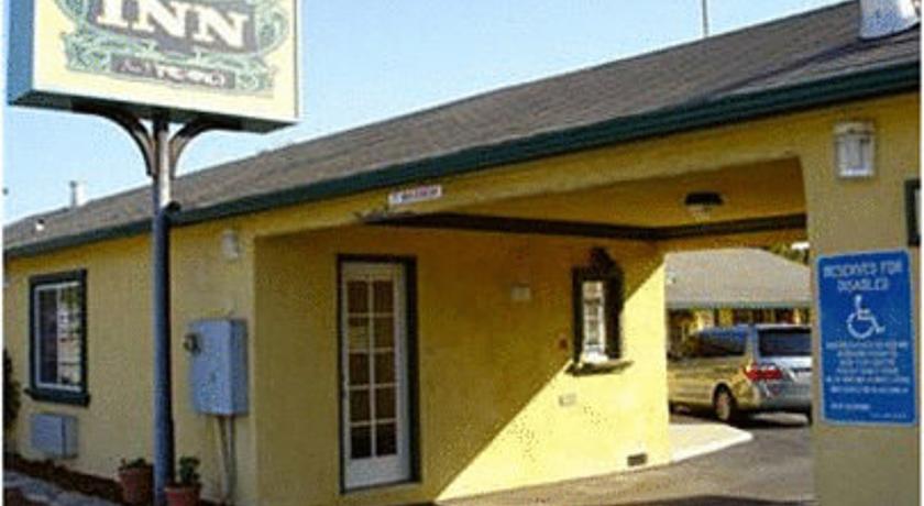 Arroyo Village Inn