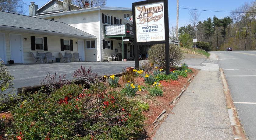 Autumn Breeze Motor Lodge